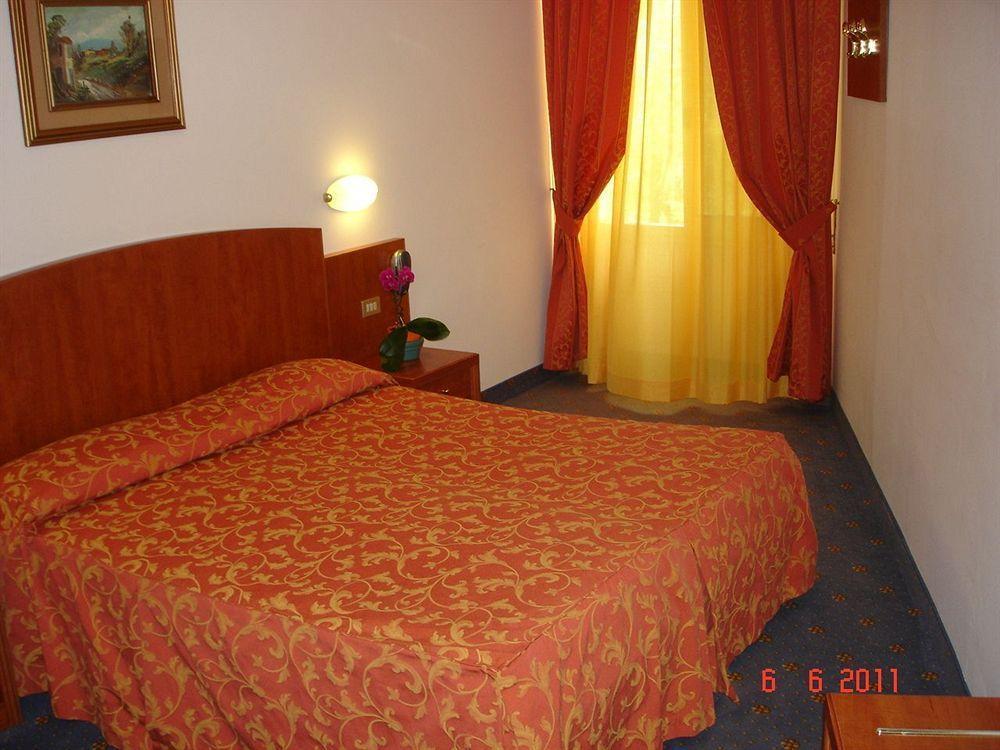 Hotel Garden Limone sul Garda Exteriör bild
