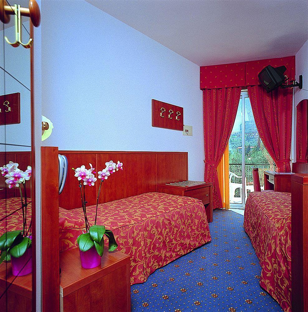 Hotel Garden Limone sul Garda Exteriör bild