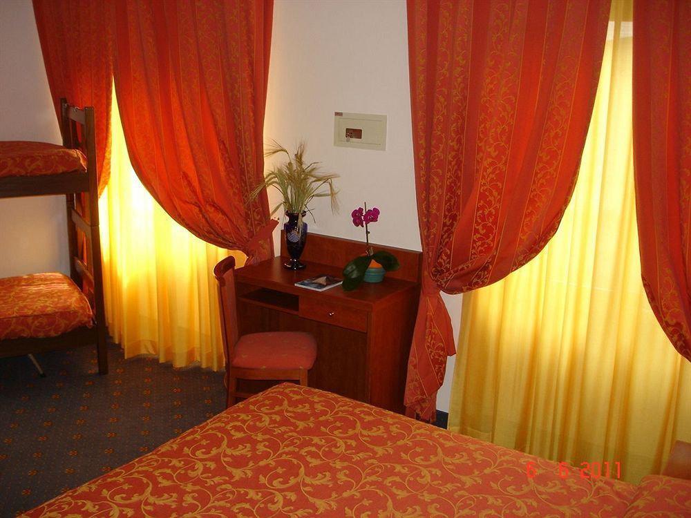 Hotel Garden Limone sul Garda Exteriör bild