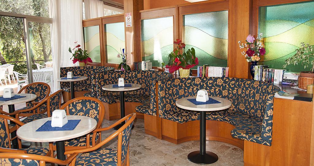 Hotel Garden Limone sul Garda Exteriör bild